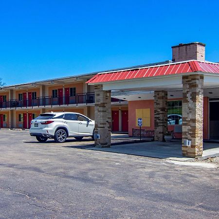 Econo Lodge Hotel Bradford Eksteriør bilde