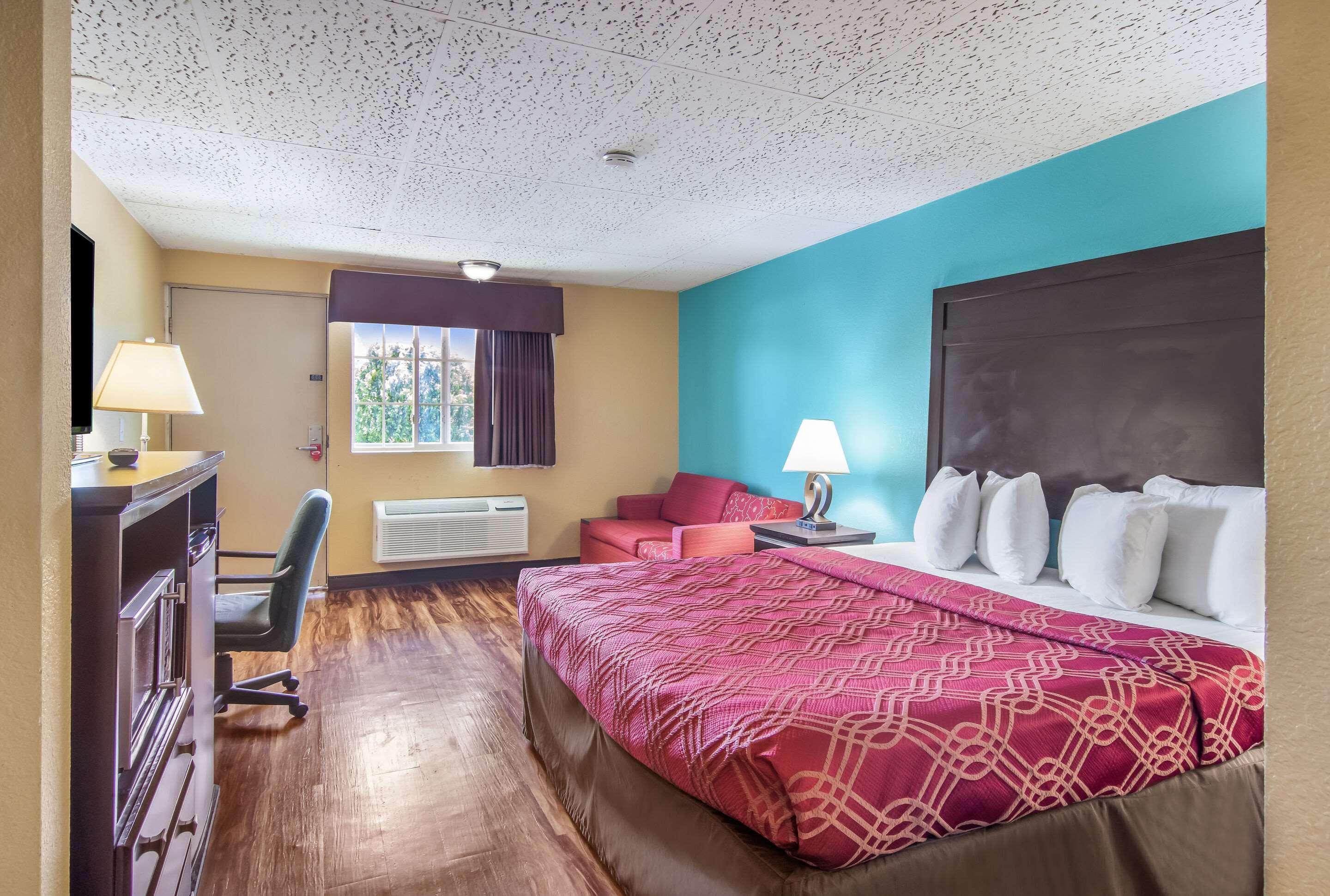 Econo Lodge Hotel Bradford Eksteriør bilde