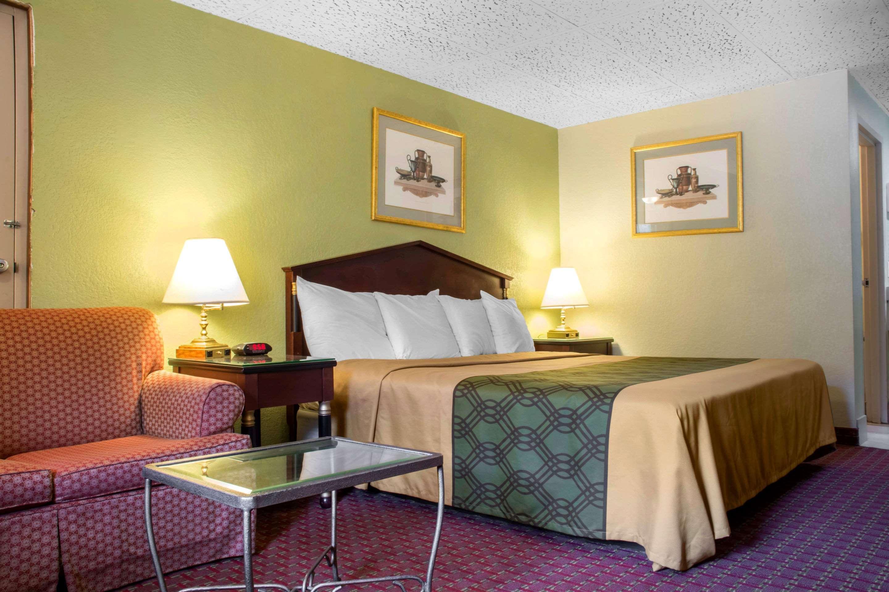 Econo Lodge Hotel Bradford Eksteriør bilde