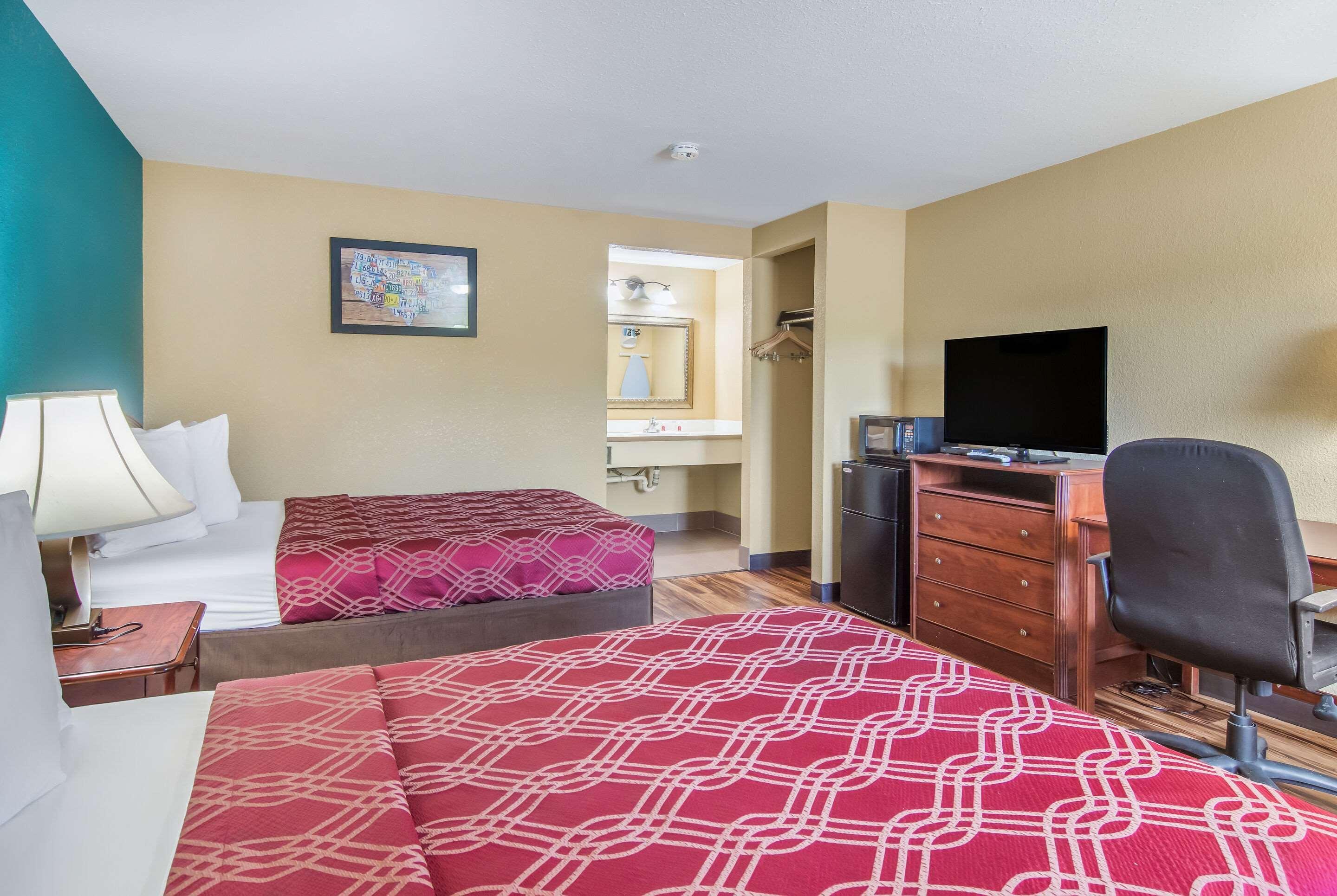 Econo Lodge Hotel Bradford Eksteriør bilde