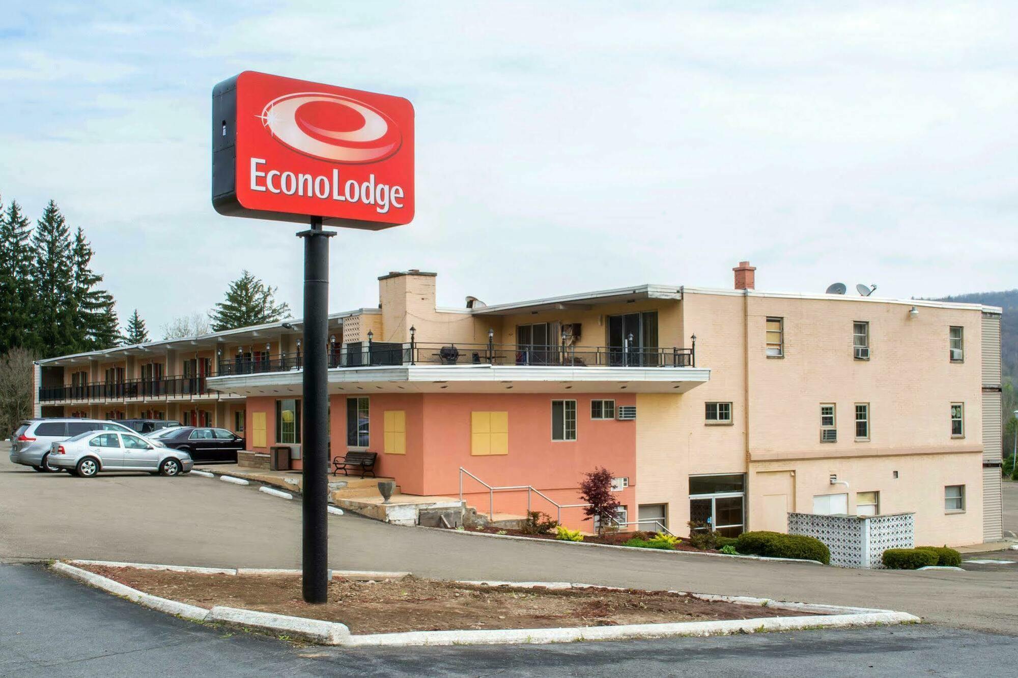 Econo Lodge Hotel Bradford Eksteriør bilde
